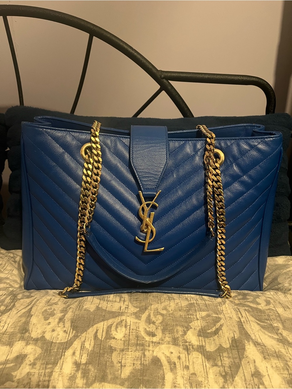 💙Saint Laurent Chevron Quilted Leather Tote Bag💙